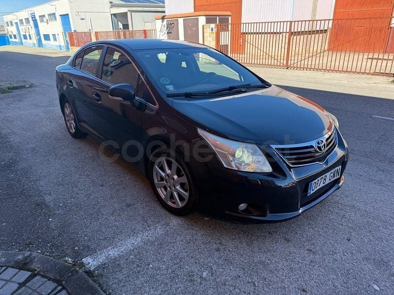 Usado Toyota Avensis Sol 129 CV (94 kW) 2009 Negro Berlina