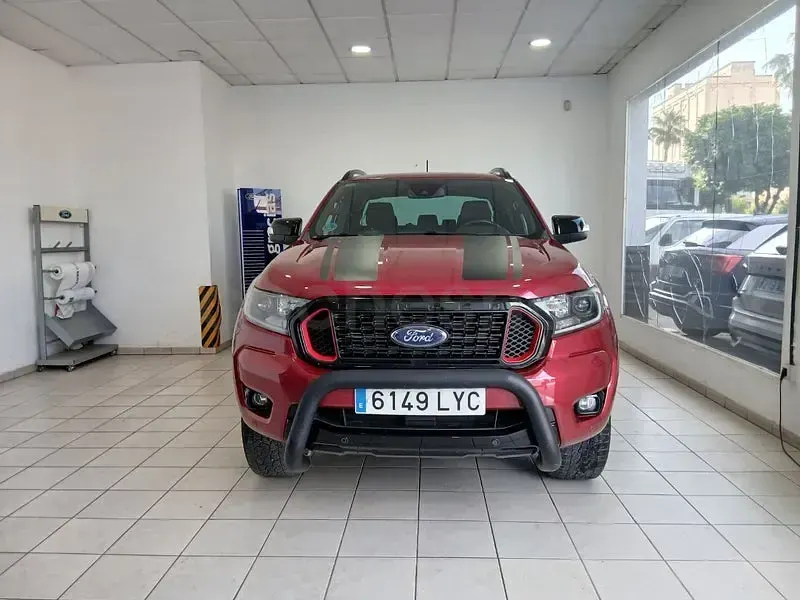 Usado Ford Ranger Wildtrack 213 CV (156 kW) 2022 Granate Pickup/Camioneta