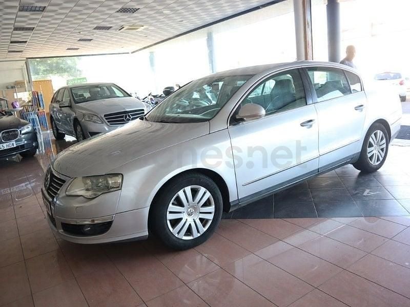 Usado VW Passat Edition 140 CV (102 kW) 2011 Gris / plata Berlina