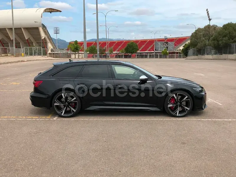 Usado Audi RS6 600 CV (441 kW) 2021 Negro Familiar