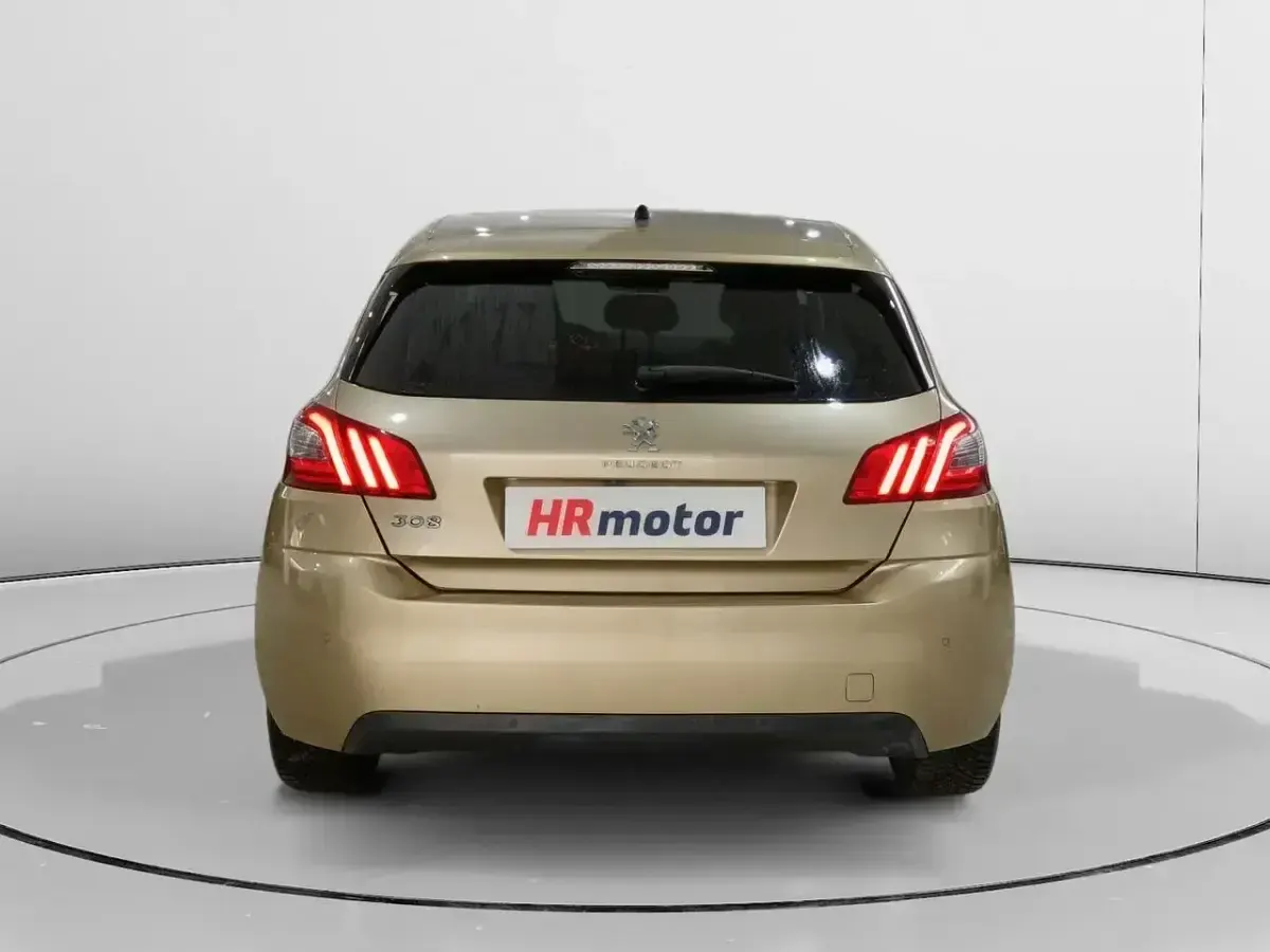 Usado Peugeot 308 Allure 131 CV (96 kW) 2018 Beige Berlina