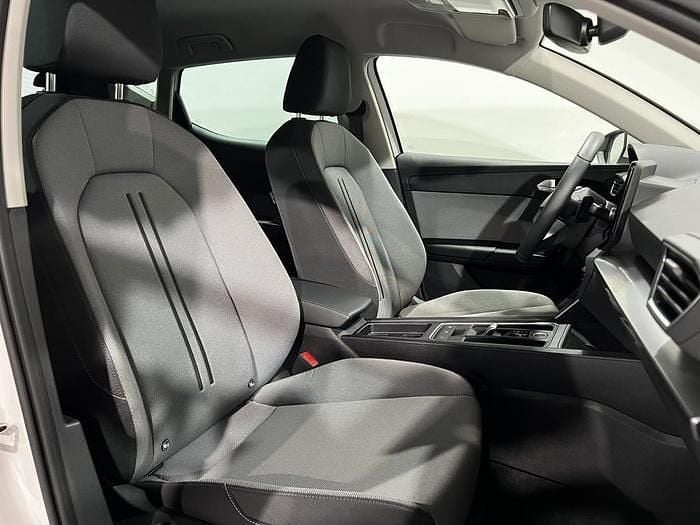 Usado Seat Leon Style 116 HP (85 kW) 2025 Cinzento