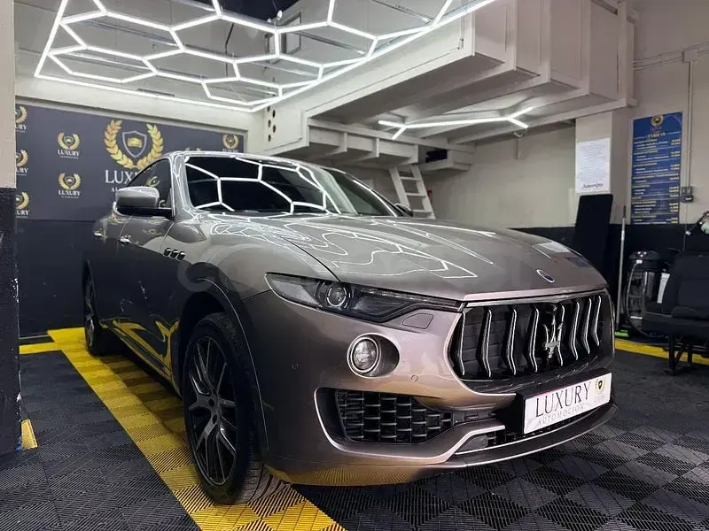Usado Maserati Levante 275 CV (202 kW) 2017 Beige SUV