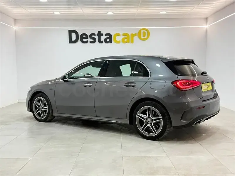 Usado Mercedes A250 218 CV (160 kW) 2021 Gris / plata Berlina