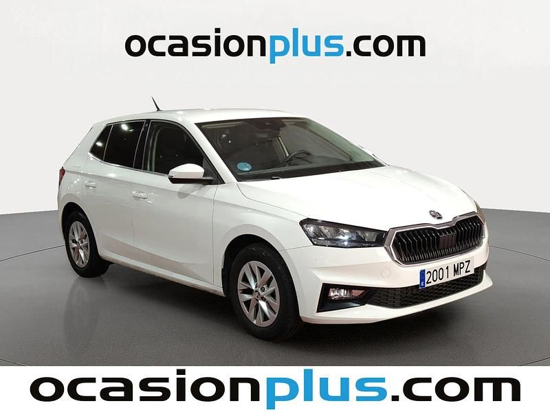 Usado Skoda Fabia Selection 95 CV (69 kW) 2024 Blanco Utilitario