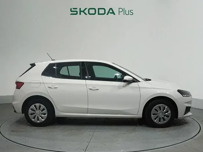 Usado Skoda Fabia Active 80 CV (58 kW) 2023 Blanco Utilitario