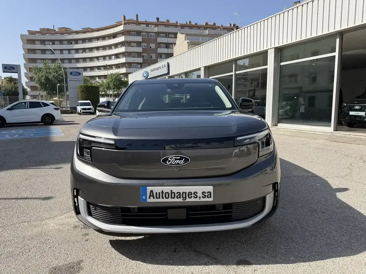 Nuevo Ford Explorer Premium 210 kW (286 CV) 2026 Gris SUV