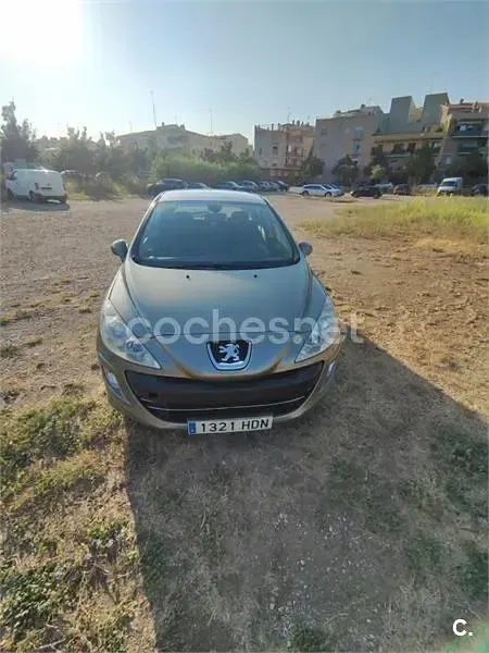 Usado Peugeot 308 Sportium 120 CV (88 kW) 2011 Gris / plata Berlina