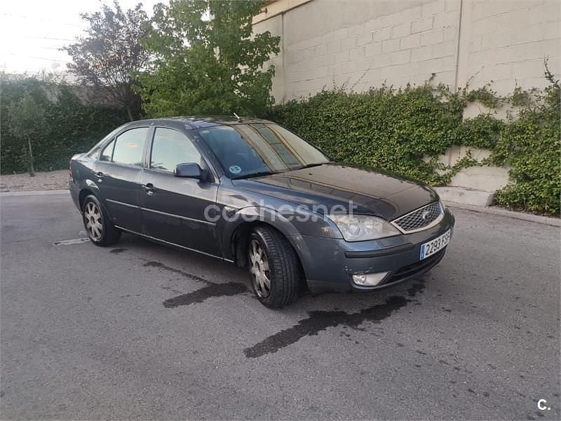 Usado Ford Mondeo Futura 130 CV (95 kW) 2007 Azul Berlina