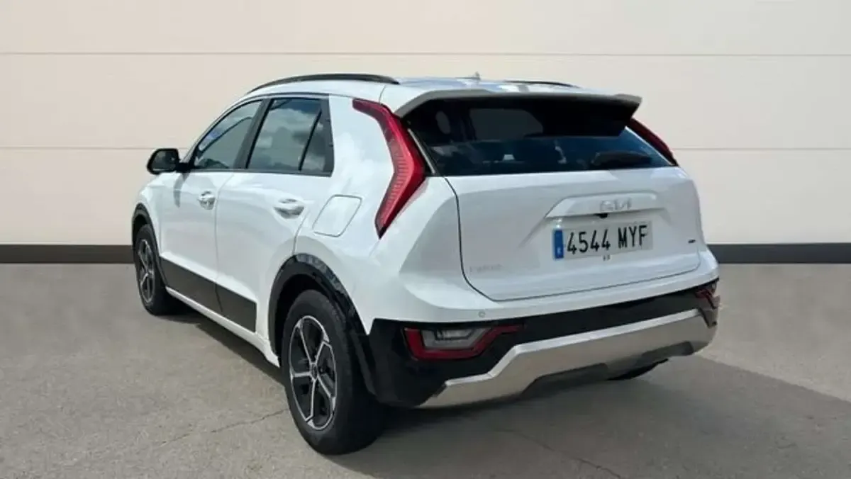 Usado Kia Niro 129 CV (94 kW) 2025 Blanco SUV