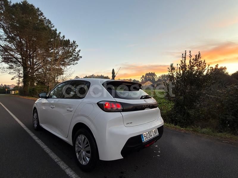 Usado Peugeot 208 Active 100 CV (73 kW) 2022 Blanco Utilitario