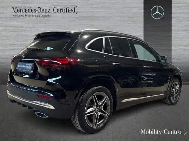 Usado Mercedes GLA250 218 CV (160 kW) 2025 Negro noche SUV