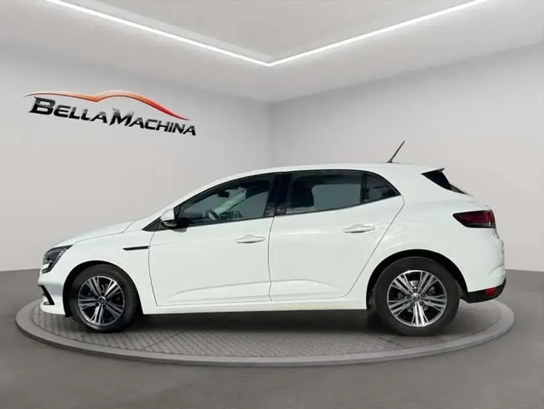 Usado Renault Mégane II Zen 140 CV (102 kW) 2023 Blanco Berlina