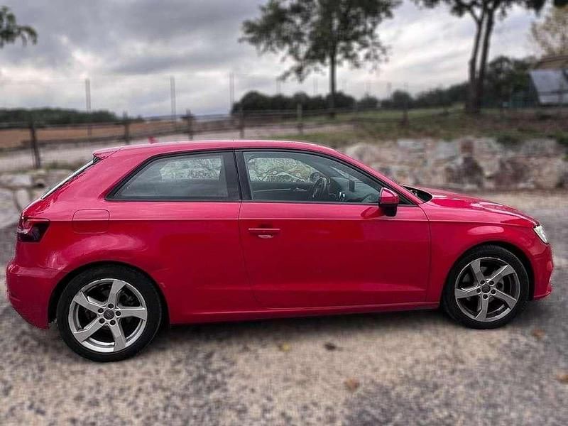 Usado Audi A3 Sportback Sport 116 CV (85 kW) 2017 Rojo Utilitario