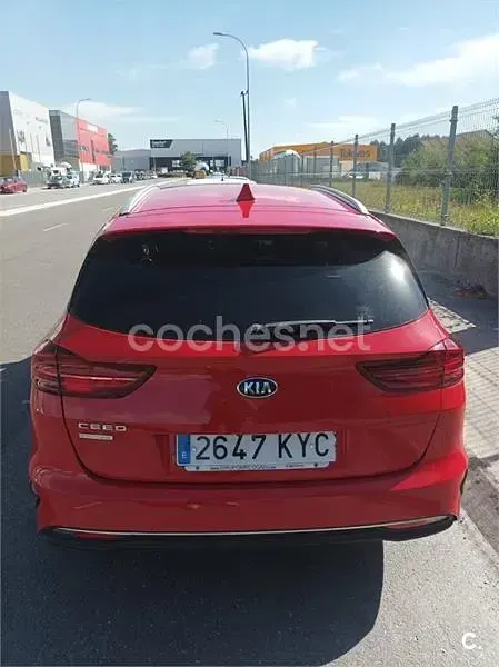 Usado Kia Ceed GT GT-Line 136 CV (100 kW) 2019 Rojo Familiar