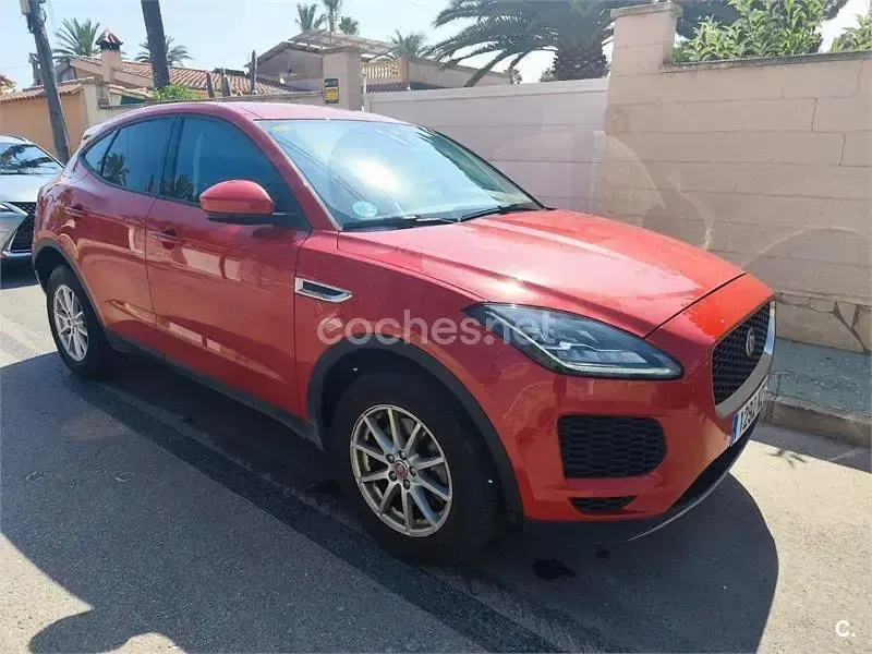 Usado Jaguar E-Pace 150 CV (110 kW) 2019 Rojo SUV