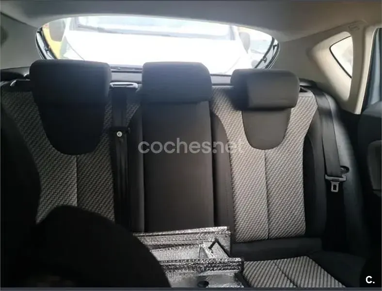 Usado Seat Leon Reference 105 CV (77 kW) 2007 Marrón Utilitario