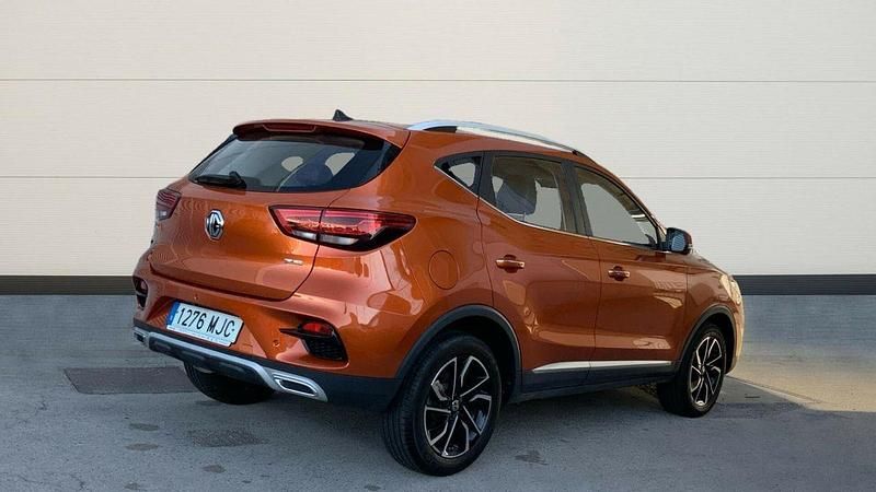 Usado MG ZS Luxury 111 CV (81 kW) 2023 Naranja Berlina