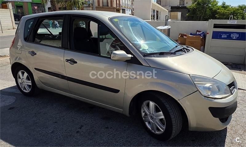 Usado Renault Scénic II Dynamique 130 CV (95 kW) 2007 Beige Monovolumen