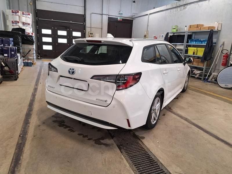 Usado Toyota Corolla Active 122 CV (89 kW) 2023 Blanco Familiar