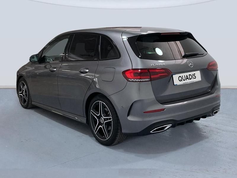 Usado Mercedes B200 150 CV (110 kW) 2022 Gris Monovolumen
