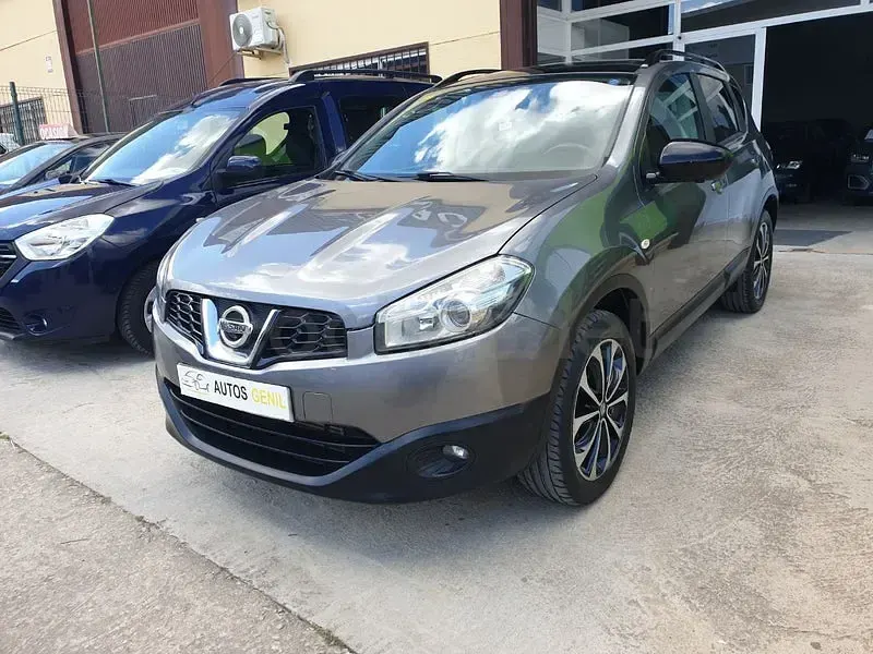 Usado Nissan Qashqai Visia 130 CV (95 kW) 2013 Gris / plata SUV