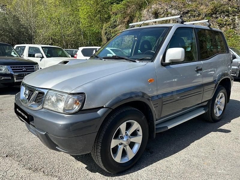 Usado Nissan Terrano 154 HP (113 kW) 2006 Cinzento SUV