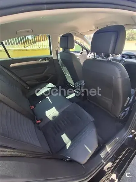 Usado VW Passat Advance 150 CV (110 kW) 2016 Negro Berlina