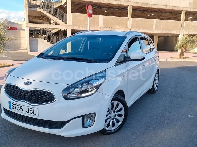 Blanco Usado 2016 Kia Carens Monovolumen | 7950 € (Super precio) - Imagen 1/4