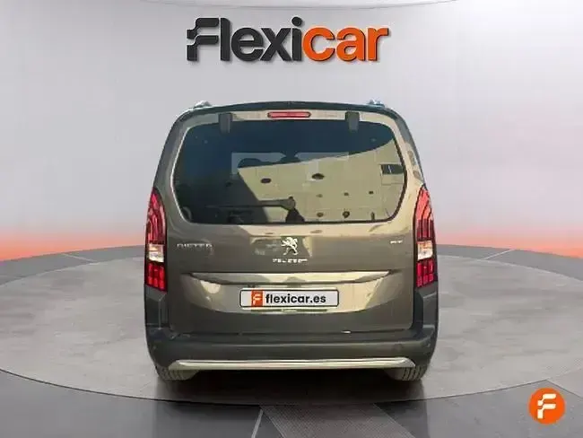Usado Peugeot Rifter GT 100 CV (73 kW) 2021 Gris Monovolumen