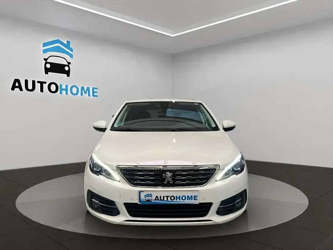 Usado Peugeot 308 Allure 131 CV (96 kW) 2021 Blanco Utilitario