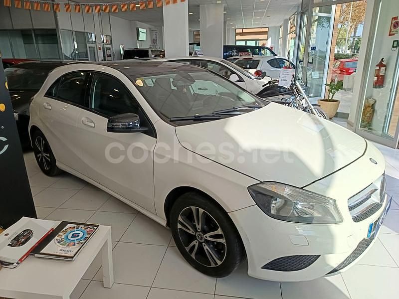 Usado Mercedes A180 109 CV (80 kW) 2017 Blanco Berlina
