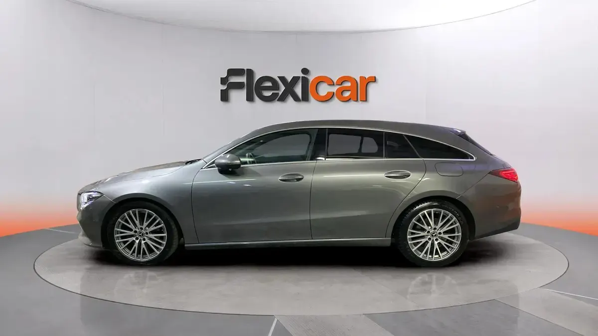 Usado Mercedes CLA180 Shooting Brake 116 CV (85 kW) 2022 Gris Familiar