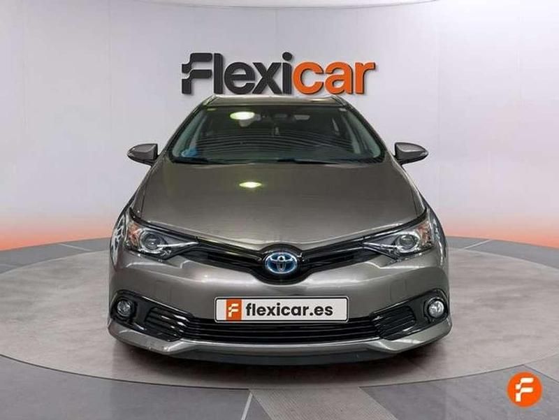 Usado Toyota Auris Touring Sports Edition 136 CV (100 kW) 2018 Marrón Familiar