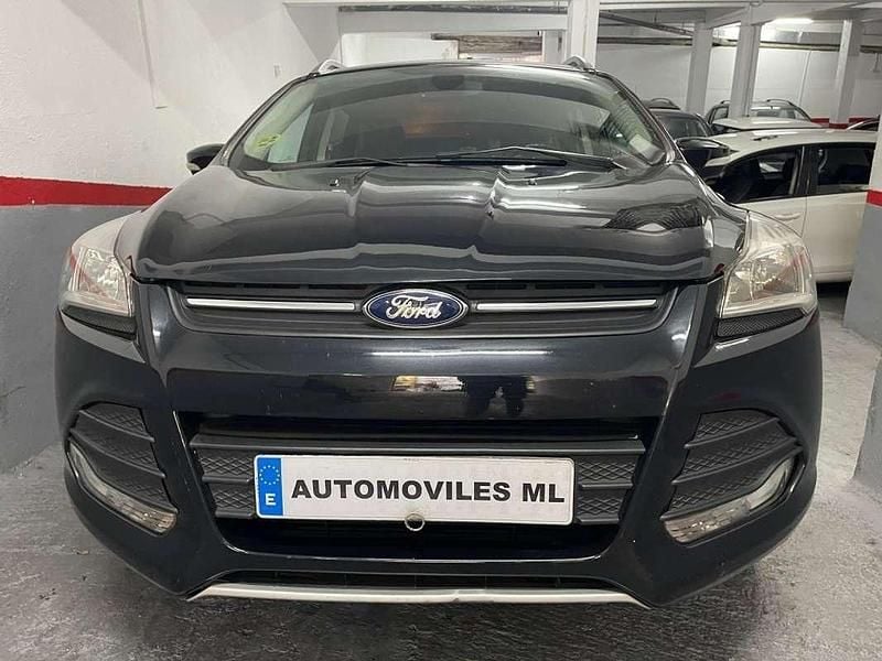 Usado Ford Kuga Trend 140 CV (102 kW) 2013 Negro SUV