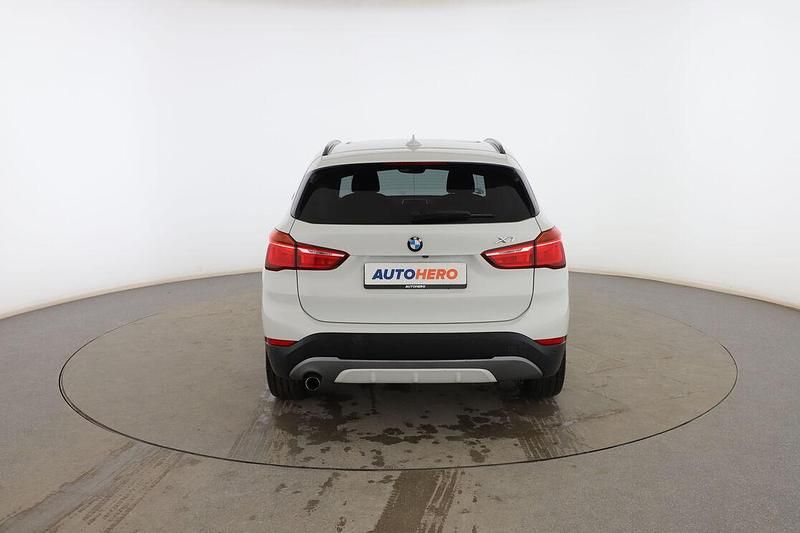 Usado BMW X1 Sport Line 150 CV (110 kW) 2018 Blanco SUV