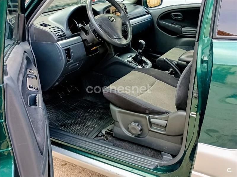 Usado Suzuki Grand Vitara 110 CV (80 kW) 2005 Verde SUV