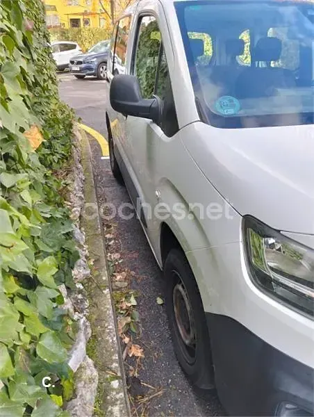 Usado Citroën Berlingo Feel 102 CV (75 kW) 2019 Blanco Monovolumen