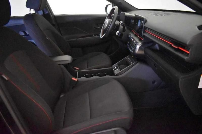 Usado Hyundai Kona N Line 129 CV (94 kW) 2025 Gris/plata SUV