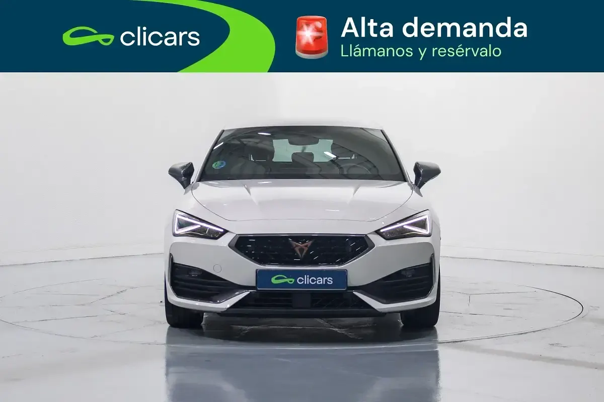 Usado Cupra Leon 150 CV (110 kW) 2023 Blanco Berlina