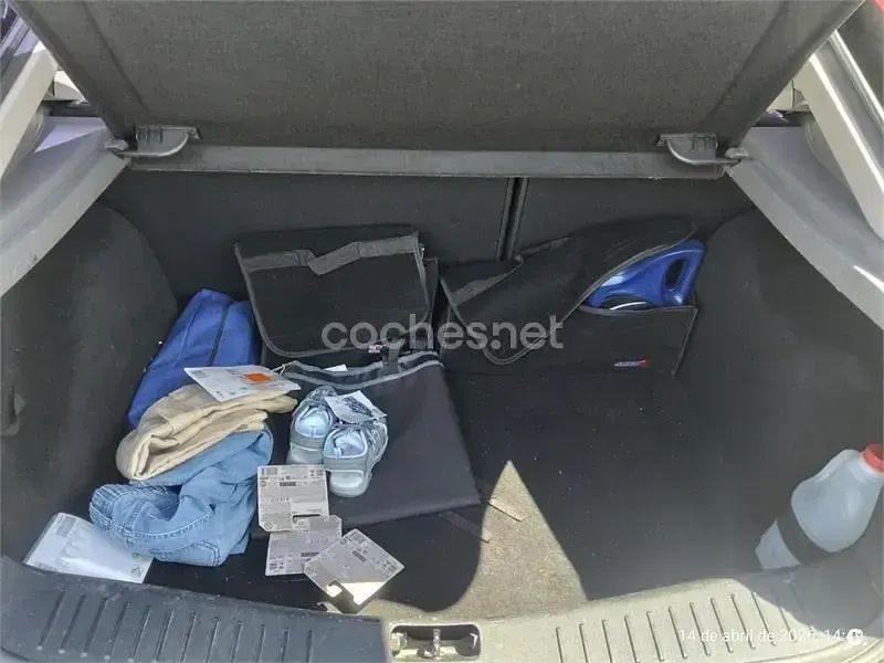 Usado Ford Focus Trend 90 CV (66 kW) 2009 Negro Berlina