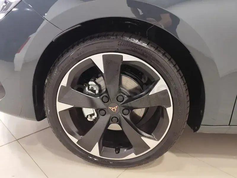 Nuevo Cupra Leon 150 CV (110 kW) 2025 Azul Berlina
