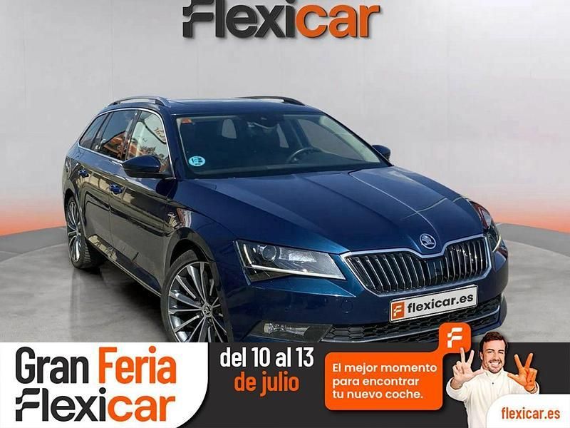 Azul Usado 2017 Skoda Superb LAURIN & KLEMENT Familiar | 22.790 € (Buen precio) - Imagen 1/4