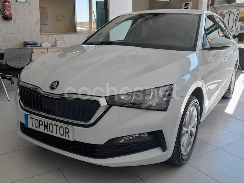 Usado Skoda Scala Ambition 95 CV (69 kW) 2023 Blanco Utilitario