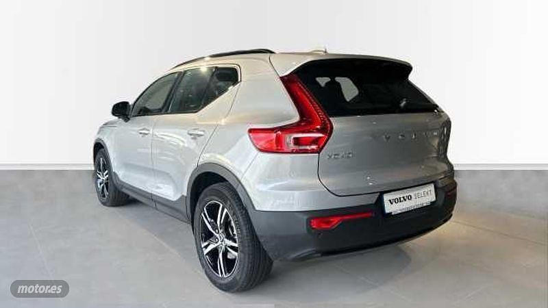 Usado Volvo XC40 Plus 2025 Plateado SUV