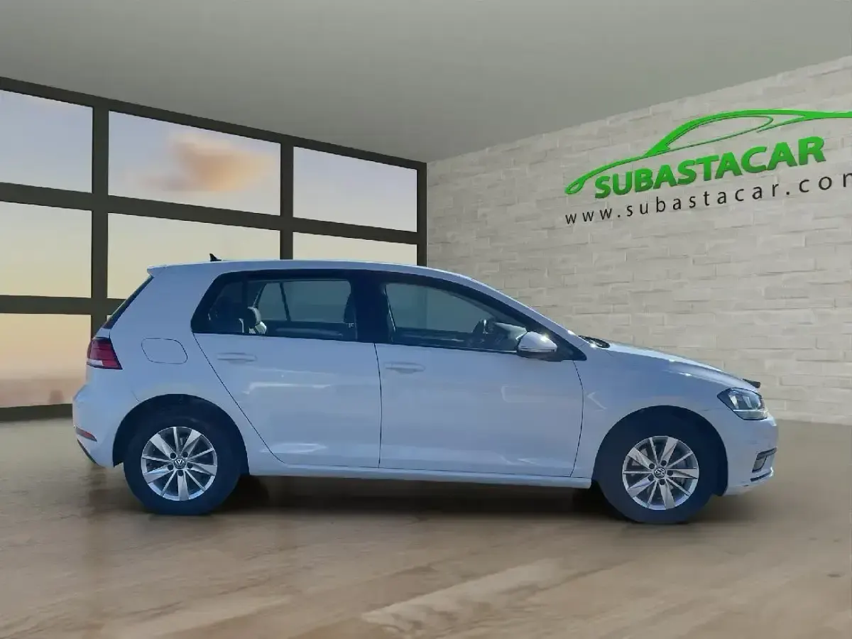 Begagnad VW Golf VII Edition 115 HK (84 kW) 2020 Vit