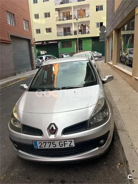 Usado Renault Clio Dynamique 100 CV (73 kW) 2008 Gris / plata Familiar