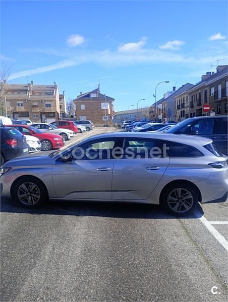 Usado Peugeot 308 130 CV (95 kW) 2022 Gris / plata Familiar