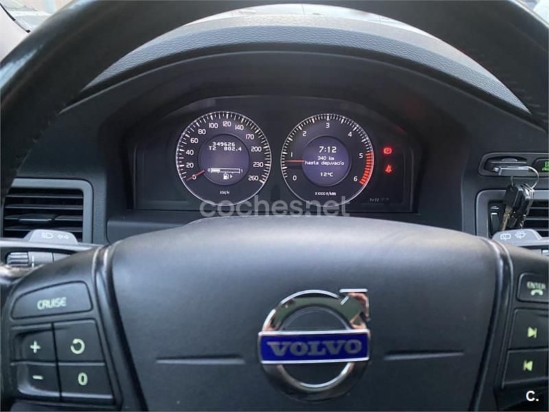 Usado Volvo V70 Momentum 163 CV (119 kW) 2010 Gris / plata Familiar