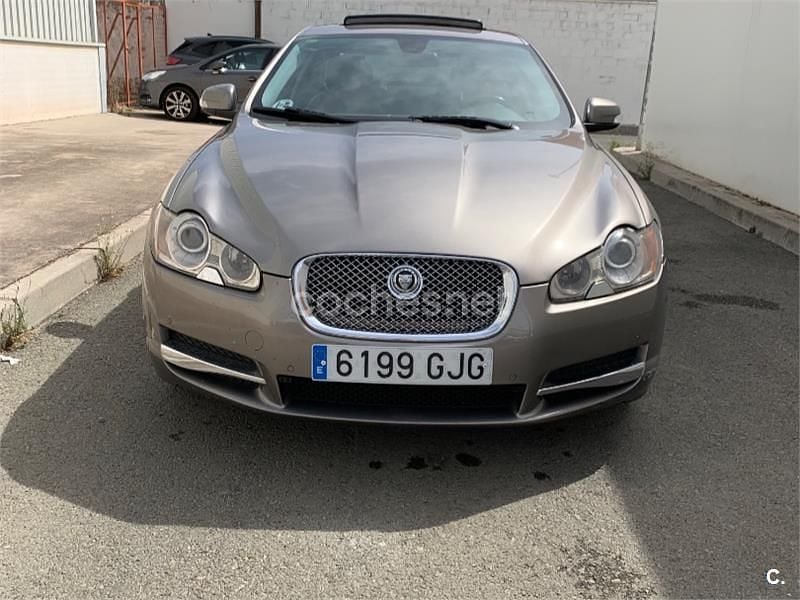 Usado Jaguar XF Premium Luxury 207 CV (152 kW) 2008 Gris / plata Berlina